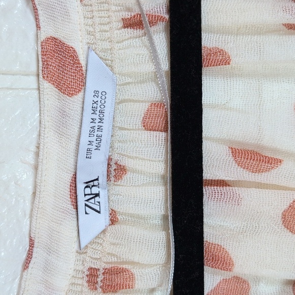 339-Zara Blouse with Cream and Pink Polka Dots - Picture 2 of 5